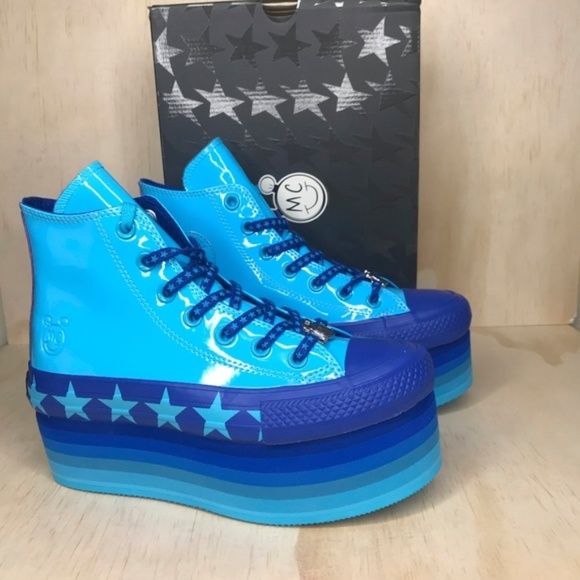 miley cyrus blue converse